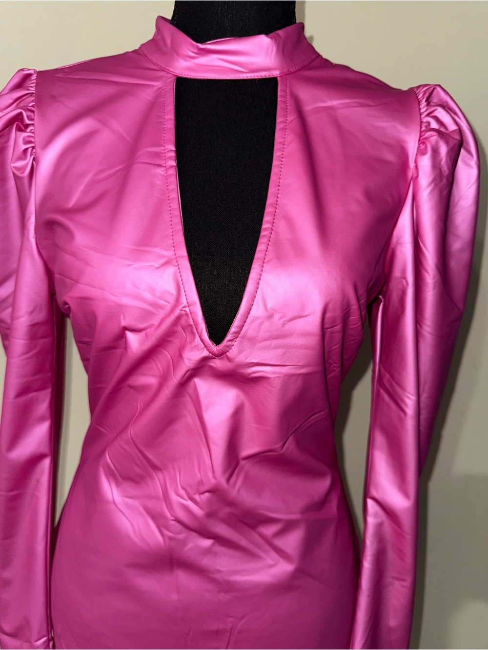 Fitted V-Neck Long Sleeve Dress in Hot Pink size S new with out tag . - Picture 5 of 16